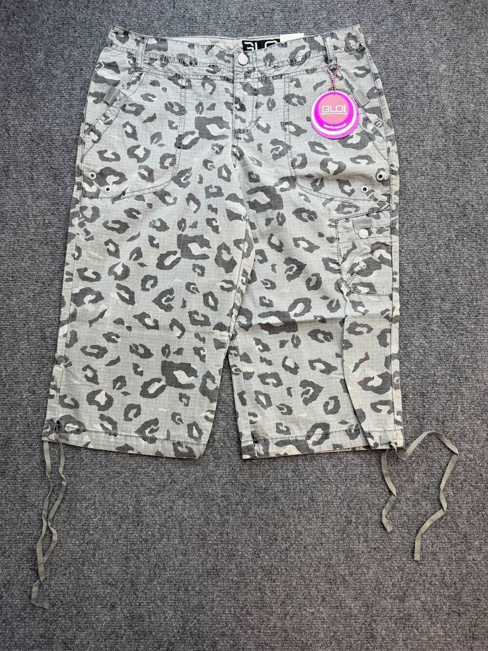 Y2K GLO Jeans Womens Size 6 Gray Leopard Cargo Capri Pants Nina NWT